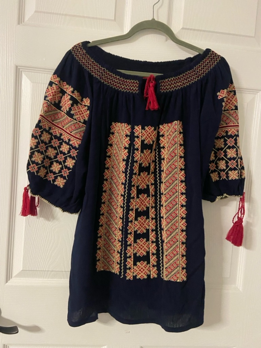 T12a- LADY LARI Navy Needle-Point Embroidery Smocked BOHO Peasant Top